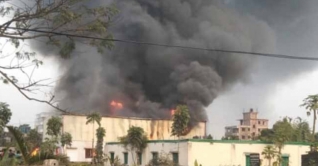 সাভারে জুতার কারখানায় আগুন, ৩ মরদেহ উদ্ধার