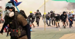 এবার বেসরকারি পত্রিকাও বন্ধ করলো মিয়ানমারের জান্তা এবার বেসরকারি পত্রিকাও বন্ধ করলো মিয়ানমারের জান্তা