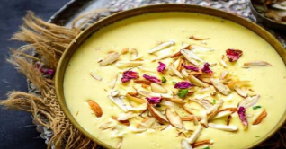 উৎসবে বাড়িতে বানিয়ে ফেলুন গোলাপের পায়েস উৎসবে বাড়িতে বানিয়ে ফেলুন গোলাপের পায়েস