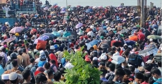 ঈদযাত্রায় মাওয়া ঘাটে মানুষের ঢল, স্বাস্থ্যবিধি নেই