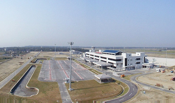 চট্টগ্রাম বিমানবন্দরে স্বাস্থ্যবিধি মেনে বিমান চলা শুরু