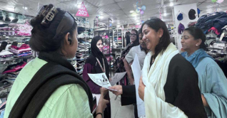 নির্বাচনী প্রচারণায় কোকোর স্ত্রী শামিলা রহমান সিঁথি নির্বাচনী প্রচারণায় কোকোর স্ত্রী শামিলা রহমান সিঁথি