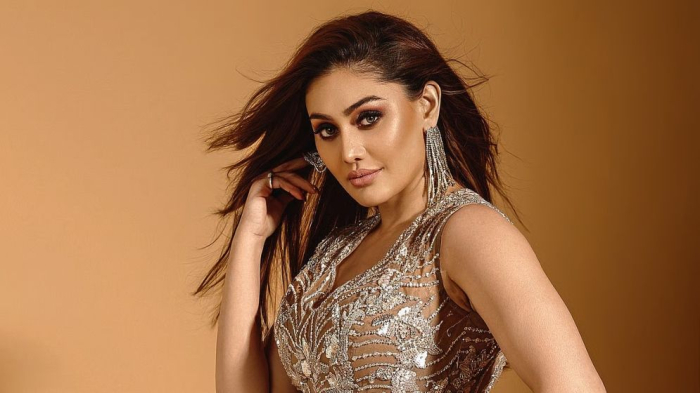 বলিউড অভিনেত্রী শেফালি জারিওয়ালা  