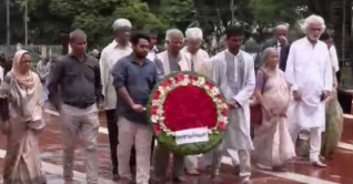 কেন্দ্রীয় শহীদ মিনারে অন্তর্বর্তী সরকারের উপদেষ্টাদের শ্রদ্ধা কেন্দ্রীয় শহীদ মিনারে অন্তর্বর্তী সরকারের উপদেষ্টাদের শ্রদ্ধা