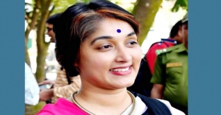 ১৪ শিক্ষার্থীর চুল কেটে দেওয়া সেই শিক্ষিকার পদত্যাগ ১৪ শিক্ষার্থীর চুল কেটে দেওয়া সেই শিক্ষিকার পদত্যাগ