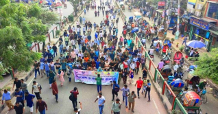 সায়েন্সল্যাবে অবরোধ শিক্ষার্থীদের, ভোগান্তিতে সাধারণ মানুষ সায়েন্সল্যাবে অবরোধ শিক্ষার্থীদের, ভোগান্তিতে সাধারণ মানুষ