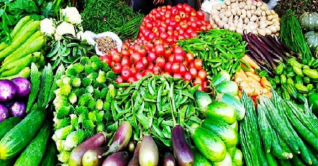 সবজির বাজার চড়া, এক কেজি শিম কিনতে লাগবে ১০০ টাকা সবজির বাজার চড়া, এক কেজি শিম কিনতে লাগবে ১০০ টাকা