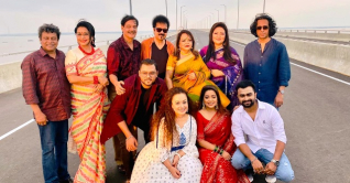 পদ্মা সেতুর জন্য গান গেয়ে তারা উচ্ছ্বসিত পদ্মা সেতুর জন্য গান গেয়ে তারা উচ্ছ্বসিত