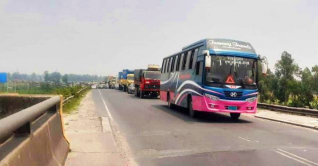 সিরাজগঞ্জের মহাসড়কে চাপ বাড়লেও নেই যানজট