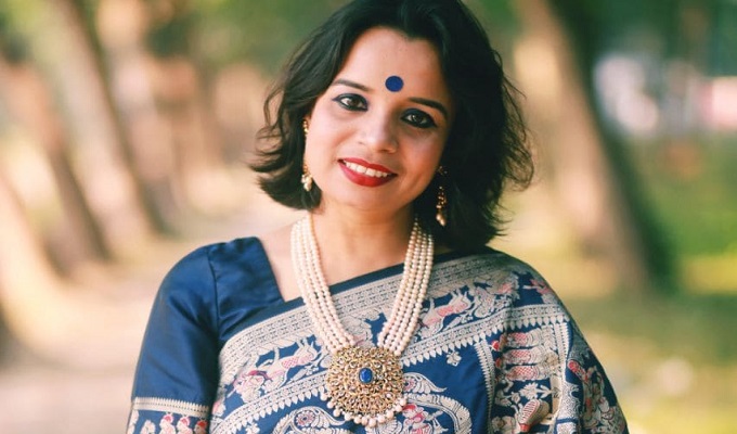 লেখক সোমা দেব।  ছবি: উইমেননিউজ২৪.কম।