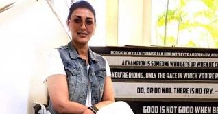 আবারও ক্যামেরার সামনে সোনালী