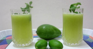 এই গরমে মন জুড়ানো কাঁচা আমের শরবত এই গরমে মন জুড়ানো কাঁচা আমের শরবত