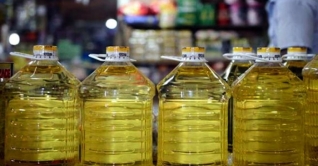 সয়াবিন তেলের সর্বোচ্চ দাম নির্ধারণ করলো সরকার সয়াবিন তেলের সর্বোচ্চ দাম নির্ধারণ করলো সরকার