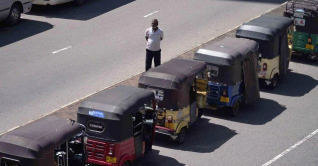 জ্বালানি সংকটে শ্রীলঙ্কায় স্কুল ও অফিস বন্ধ