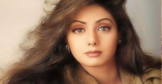 শাহরুখের সঙ্গে কাজের প্রস্তাব ফিরিয়ে দিয়েছিলেন শ্রীদেবী! শাহরুখের সঙ্গে কাজের প্রস্তাব ফিরিয়ে দিয়েছিলেন শ্রীদেবী!