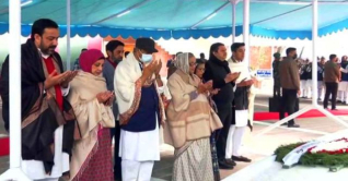 বঙ্গবন্ধুর সমাধিতে প্রধানমন্ত্রীর শ্রদ্ধা 
