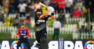 ইংল্যান্ডকে হারিয়ে ফাইনালে নিউজিল্যান্ড