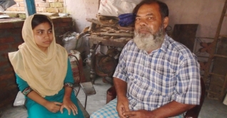 সুযোগ হয়েছে ঢাবিতে পড়ার, টাকার অভাবে ভর্তি অনিশ্চিত