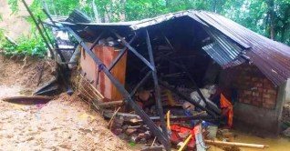 সিলেটে টিলা ধসে একই পরিবারের ৪ জনের মৃত্যু