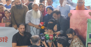 আমার বুকটা জ্বলতাছে: তামিমের মায়ের আহাজারি আমার বুকটা জ্বলতাছে: তামিমের মায়ের আহাজারি