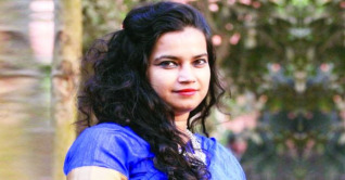 চামড়াজাত পণ্যে নিয়ে কাজ করছেন উদ্যোক্তা তানিয়া চামড়াজাত পণ্যে নিয়ে কাজ করছেন উদ্যোক্তা তানিয়া