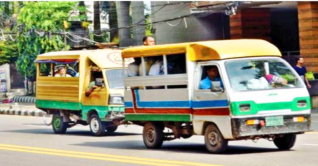 গাড়ি থেকে ছিটকে পড়ে স্কুলছাত্রীর মৃত্যু