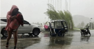 সুপার টাইফুনে রূপ নিয়েছে রাই, আতঙ্কে ঘর ছাড়ছে মানুষ