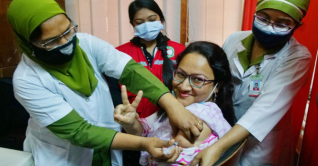 বুস্টার ডোজের আওতায় ৪ কোটি ১১ লক্ষাধিক মানুষ বুস্টার ডোজের আওতায় ৪ কোটি ১১ লক্ষাধিক মানুষ