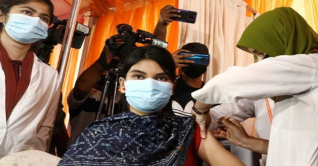 করোনা টিকার চতুর্থ ডোজ দেওয়ার ঘোষণা করোনা টিকার চতুর্থ ডোজ দেওয়ার ঘোষণা