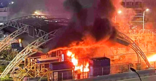 হানিফ ফ্লাইওভারে সংঘর্ষ, গুলিতে নিহত ১ হানিফ ফ্লাইওভারে সংঘর্ষ, গুলিতে নিহত ১