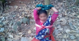 নারী পোশাক শ্রমিককে গাছে বেঁধে নির্যাতন