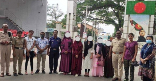 ভারতে পাচার হওয়া ৫ তরুণী দেশে ফিরলেন