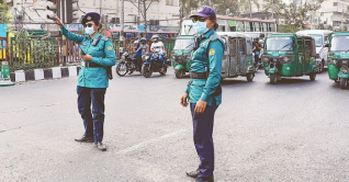 ৬ দিন পর সড়কে ফিরল ট্রাফিক পুলিশ ৬ দিন পর সড়কে ফিরল ট্রাফিক পুলিশ