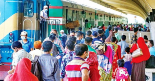 ঢাকা ছেড়েছেন ১২ লাখ মানুষ ঢাকা ছেড়েছেন ১২ লাখ মানুষ