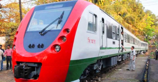 আজ থেকে সীমিত আকারে চলবে স্বল্প দূরত্বের ট্রেন আজ থেকে সীমিত আকারে চলবে স্বল্প দূরত্বের ট্রেন