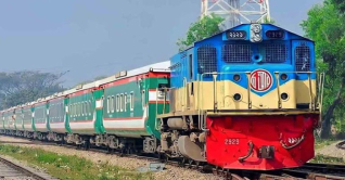 মেইল ও কমিউটার ট্রেন চলাচল শুরু মেইল ও কমিউটার ট্রেন চলাচল শুরু