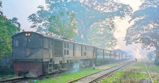 ঢাকা-ময়মনসিংহ রুটে ট্রেন চলাচল স্বাভাবিক
