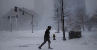 তুষার ঝড়ের কবলে যুক্তরাষ্ট্র, সাত অঙ্গরাজ্যে জরুরি অবস্থা তুষার ঝড়ের কবলে যুক্তরাষ্ট্র, সাত অঙ্গরাজ্যে জরুরি অবস্থা