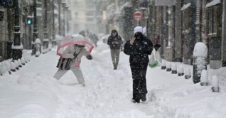 তীব্র তুষারঝড়ে ইউরোপজুড়ে জনজীবন বিপর্যস্ত তীব্র তুষারঝড়ে ইউরোপজুড়ে জনজীবন বিপর্যস্ত