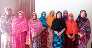 সৌদি আরবে আটক ২৪ বাংলাদেশি নারী গৃহকর্মী উদ্ধার সৌদি আরবে আটক ২৪ বাংলাদেশি নারী গৃহকর্মী উদ্ধার