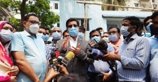 করোনার সংক্রমণ বৃদ্ধি: রাত ৮টায় দোকান বন্ধের আহ্বান তাপসের