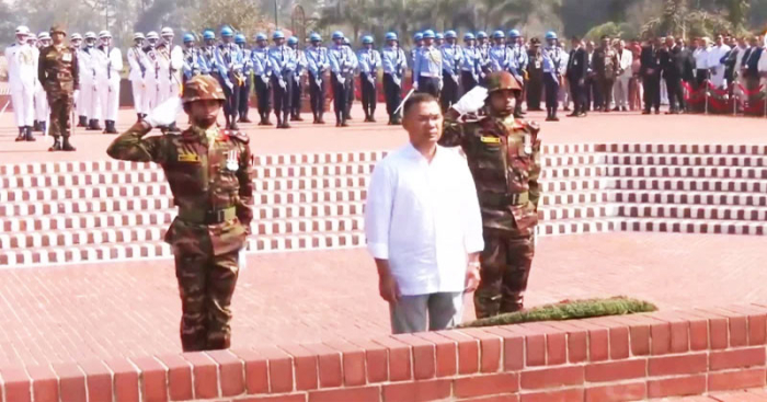 স্মৃতিসৌধে শ্রদ্ধানিবেদন। ছবি: সংগৃহীত