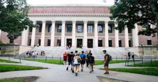 ট্রাম্প প্রশাসনের বিরুদ্ধে হার্ভার্ড বিশ্ববিদ্যালয়ের মামলা