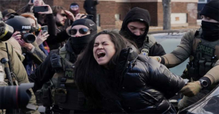 আইসিই হেফাজতে বাংলাদেশি বংশোদ্ভূত প্রতিবন্ধী নারীকে নির্যাতন আইসিই হেফাজতে বাংলাদেশি বংশোদ্ভূত প্রতিবন্ধী নারীকে নির্যাতন