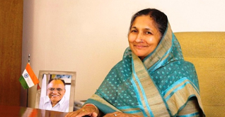 কখনও কলেজে যাননি, তারপরও ভারতের সবচেয়ে ধনী নারী কখনও কলেজে যাননি, তারপরও ভারতের সবচেয়ে ধনী নারী