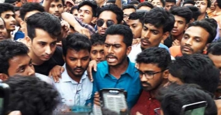 শিক্ষার্থীদের আন্দোলনে একাত্মতা জানালেন ভিপি নুর