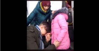 যুদ্ধ পৃথক করছে বাবার কাছ থেকে কন্যাকে