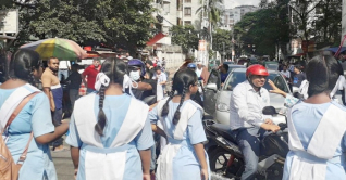 ভিকারুননিসার ছাত্রীদের অবরোধ প্রত্যাহার ভিকারুননিসার ছাত্রীদের অবরোধ প্রত্যাহার