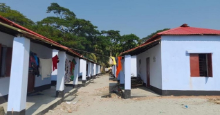 প্রধানমন্ত্রীর উপহারের ঘর পেয়ে উন্নতি হয়েছে মানুষের জীবনমান