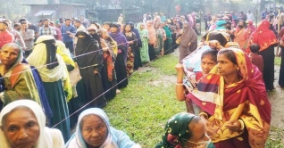 পঞ্চম ধাপের ৭০৮ ইউপিতে ভোটগ্রহণ চলছে